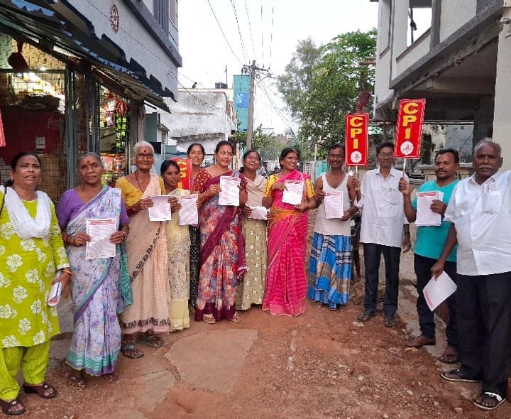 పారిశుద్య కార్మికులకు పొగడ్తలు కాదు వారికి సరియైన సదుపాయాలు కల్పించండి - Udayam