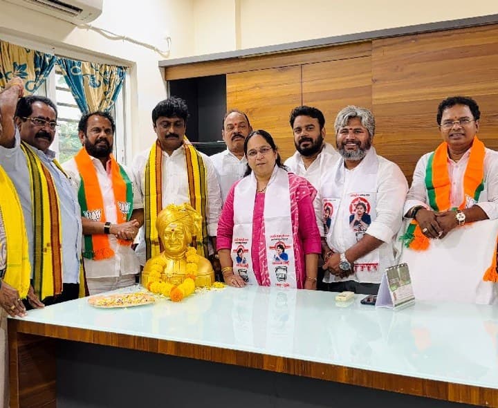 స్థానిక ఎన్నికల్లో గెలుపే లక్ష్యంగా కృషి చేయాలి - Udayam