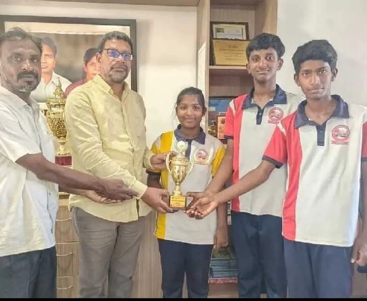 రాష్ట్రస్థాయి హాకీ పోటీలకు శ్రీజ ఎంపిక - Udayam
