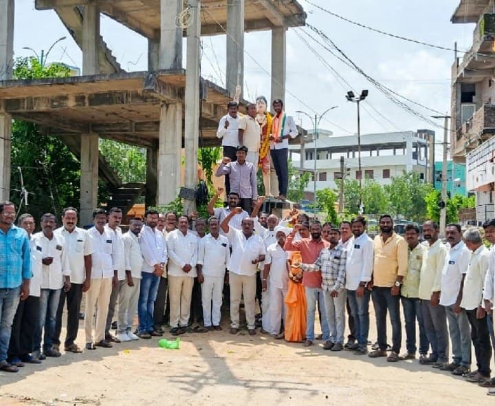 తంగళ్లపల్లిలో ఘనంగా చాకలి ఐలమ్మ జయంతి వేడుకలు కాంగ్రెస్ ఆధ్వర్యంలో - Udayam