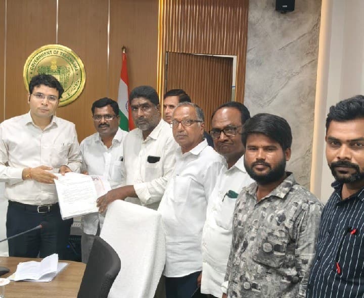 లక్ష్మణ్ చాంద: చామన్ పల్లి రోడ్డు నిర్మాణానికి జిల్లా కలెక్టర్ కు వినతి - Udayam