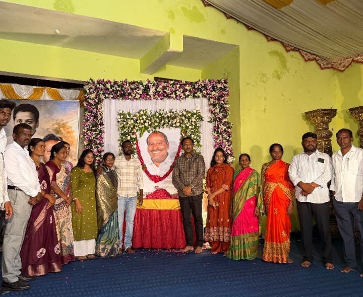 ఇమ్మడి ఆనంద్కు నివాళులర్పించిన లక్ష్మారెడ్డి - Udayam