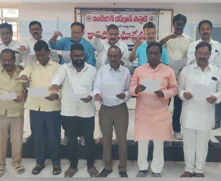 రెడ్క్రాస్ సొసైటీ ఛైర్మన్గా పోతన్కర్ లక్ష్మీనారాయణ - Udayam