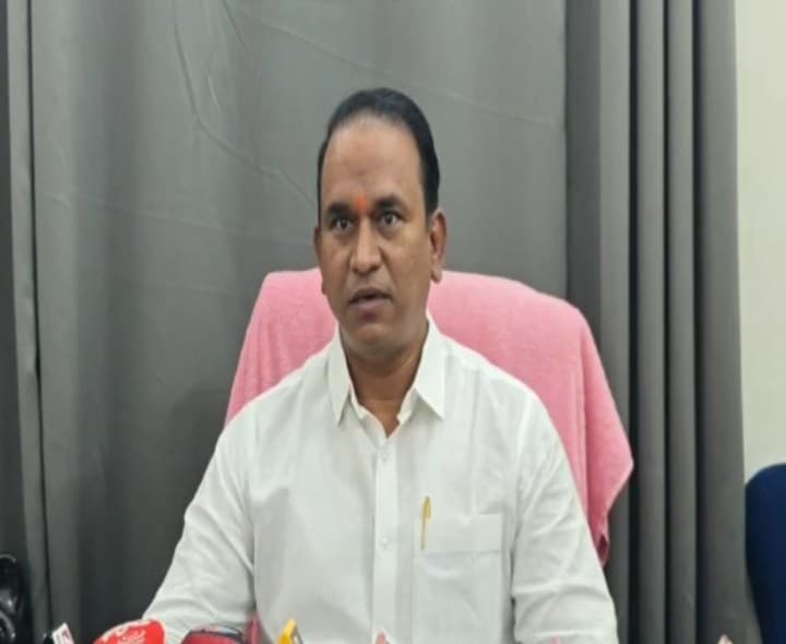 అవకాశం ఇస్తే గెలిచి జెండా ఎగురవేస్తా - Udayam