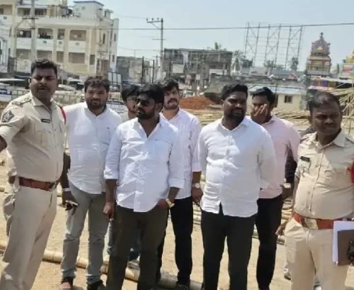 పాలకొండ కోట దుర్గమ్మ ఉత్సవ ఏర్పాట్ల పరిశీలన - Udayam