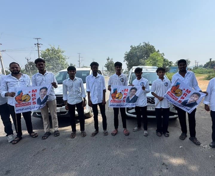 ఎంఎస్ఎఫ్ జాతీయ సభకు ఆర్మూర్ విద్యార్థులు - Udayam