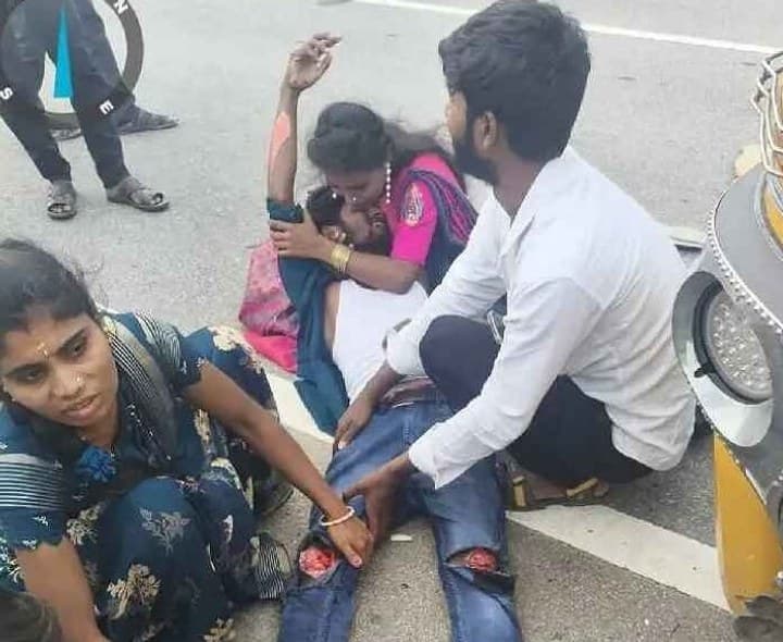 హైవేపై ప్రమాదం.. వ్యక్తికి తీవ్ర గాయాలు - Udayam