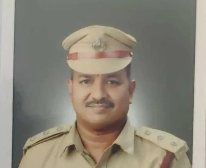 గుండెపోటుతో వేములవాడ అగ్నిమాపక అధికారి మృతి - Udayam