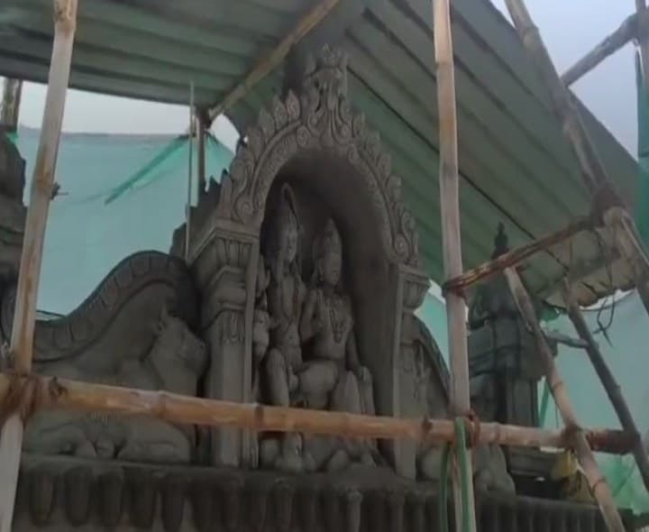 పుష్కరణి సింహద్వారం శిల్పికి సత్కారం - Udayam