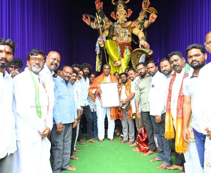 ధర్మపురిలో వినాయక మండపాల వద్ద మంత్రి అడ్లూరి ప్రత్యేక పూజలు - Udayam