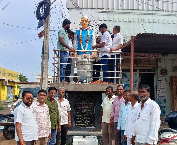 ధర్పల్లి మండల కేంద్రంలో కొండ లక్ష్మణ్ బాపూజీ వర్ధంతి - Udayam