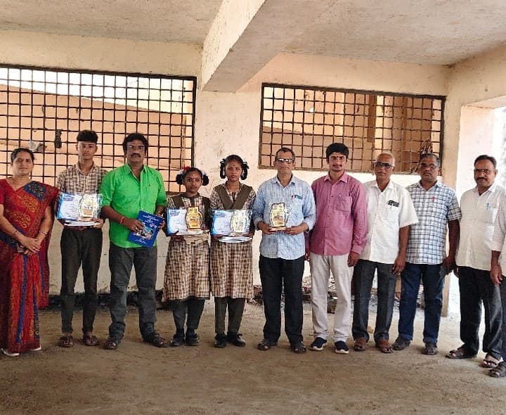 చెకుముకి సైన్స్ పరీక్షల్లో విద్యార్థుల ప్రతిభ - Udayam