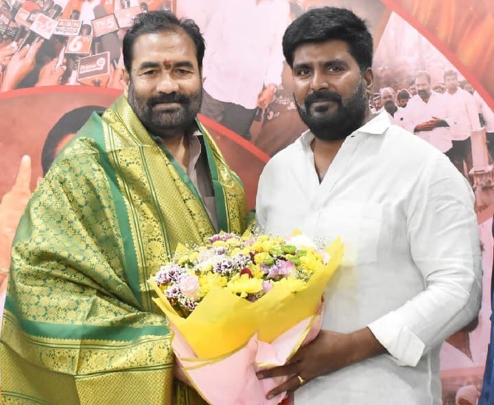 పిలిస్తే పలికే ప్రజా నాయకుడు ఎమ్మెల్యే - Udayam