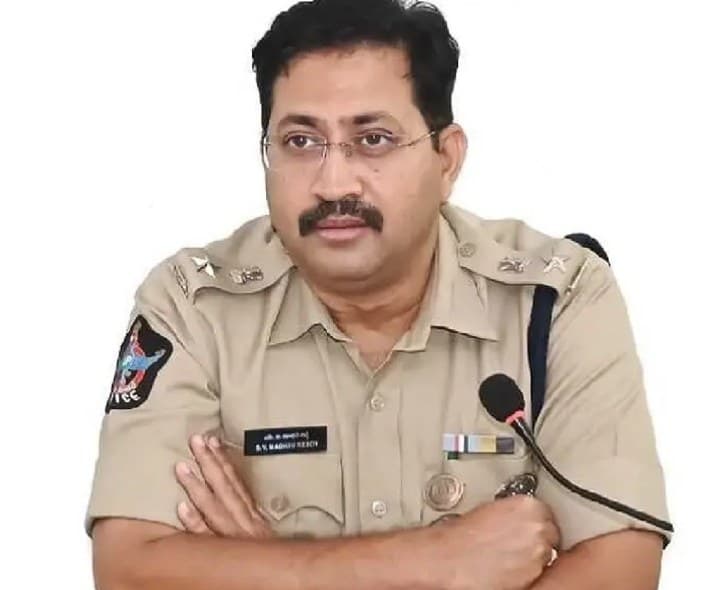 పోలీస్ గ్రీవెన్స్ రద్దు - Udayam
