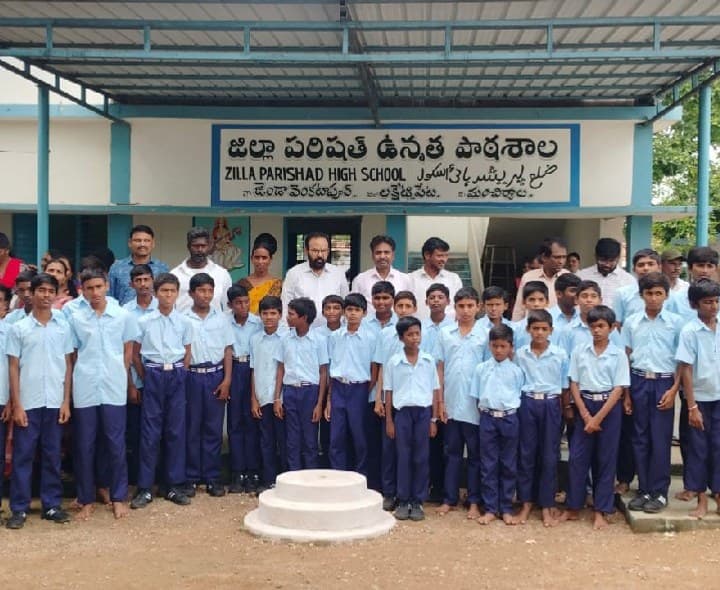జెండా వెంకటాపూర్ లో పర్యటించిన డైరెక్టర్ - Udayam