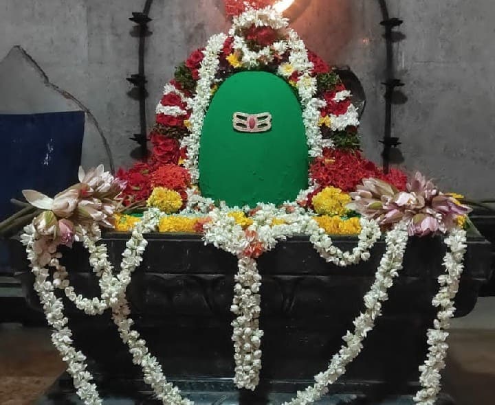 శివునికి విశేష అభిషేకాలు - Udayam