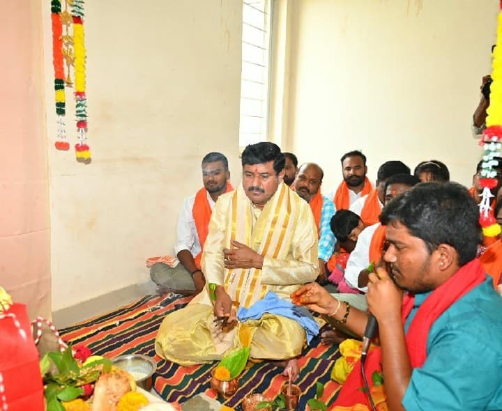 ఎమ్మెల్యే క్యాంప్ కార్యాలయంలో ఘనంగా వినాయక చవితి వేడుకలు - Udayam