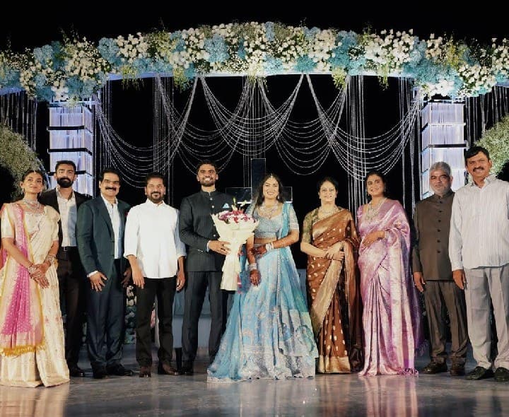 షర్మిల కుమార్తె నిశ్చితార్థ వేడుకకు సీఎం హాజరు - Udayam