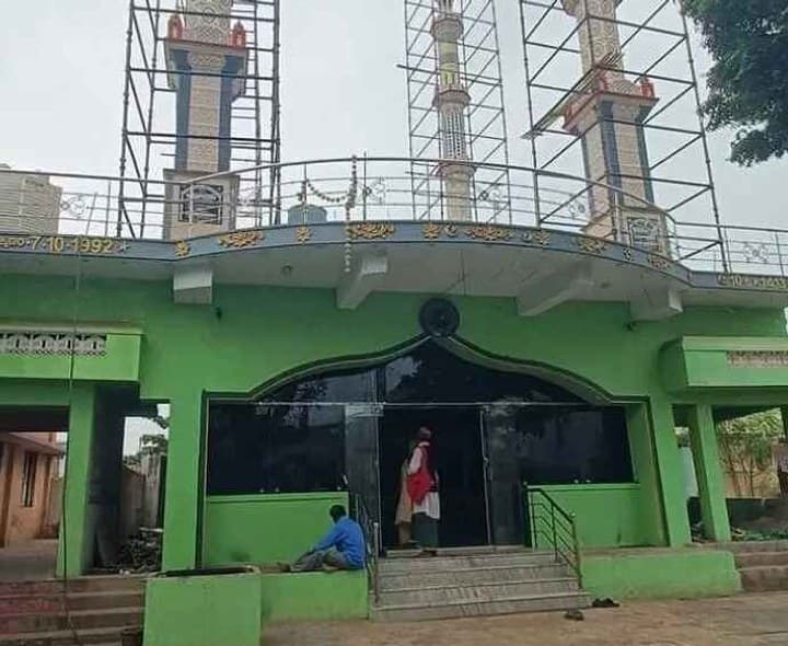 వేజండ్లలో ఘనంగా ఉరుసు ఏర్పాట్లు - Udayam