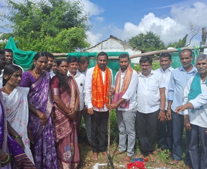 మనల్ మోహన్ రెడ్డి భూమి పూజ కార్యక్రమంలో పాల్గొన్నారు - Udayam