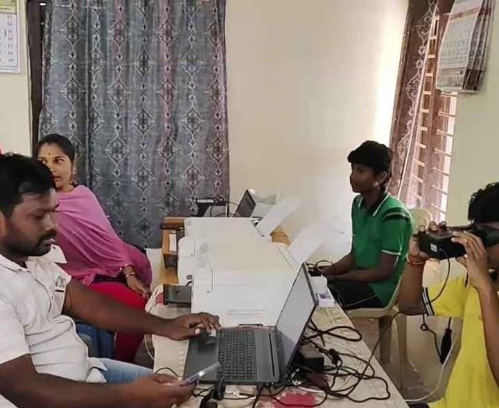 MEO కార్యాలయంలో ప్రత్యేక ఆధార్ క్యాంపు - Udayam