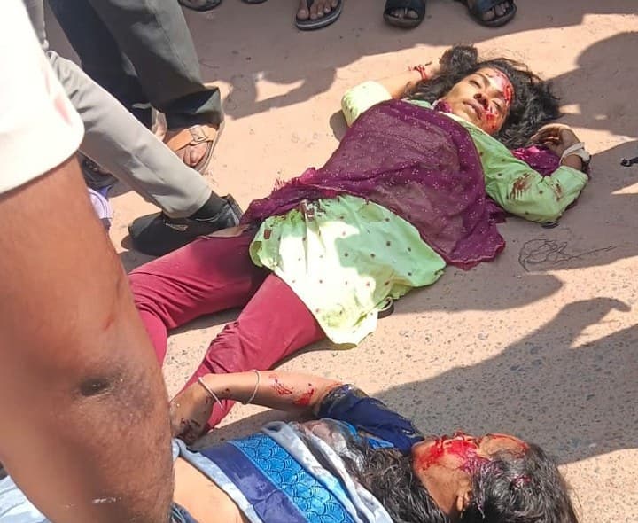 నస్పూర్ గేట్ వద్ద ఘోర రోడ్డు ప్రమాదం - Udayam