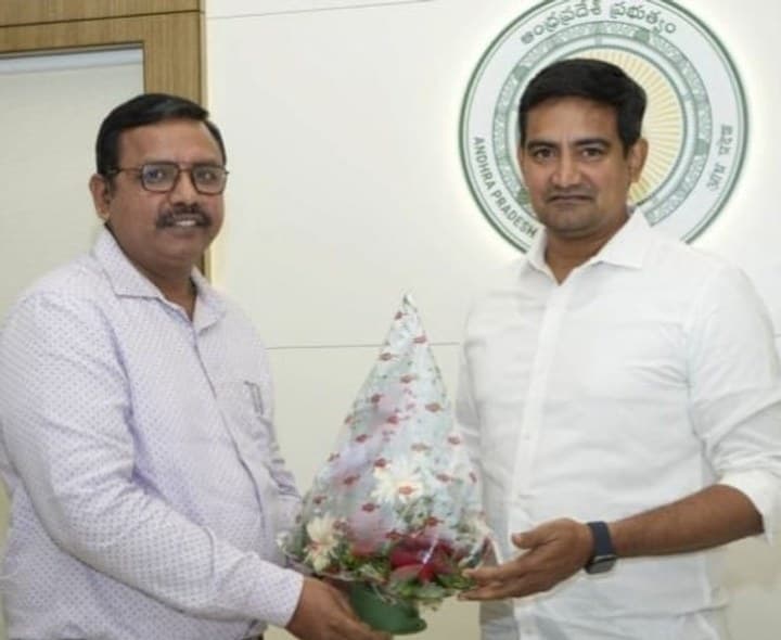 మంత్రిని మర్యాద పూర్వకంగా కలసిన DMHO - Udayam