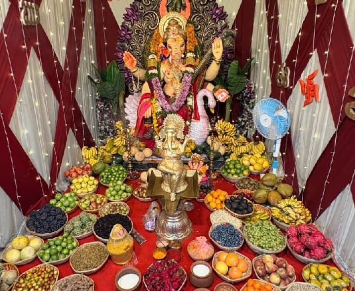 51 రకాలతో వినాయకునికి ప్రసాదం - Udayam