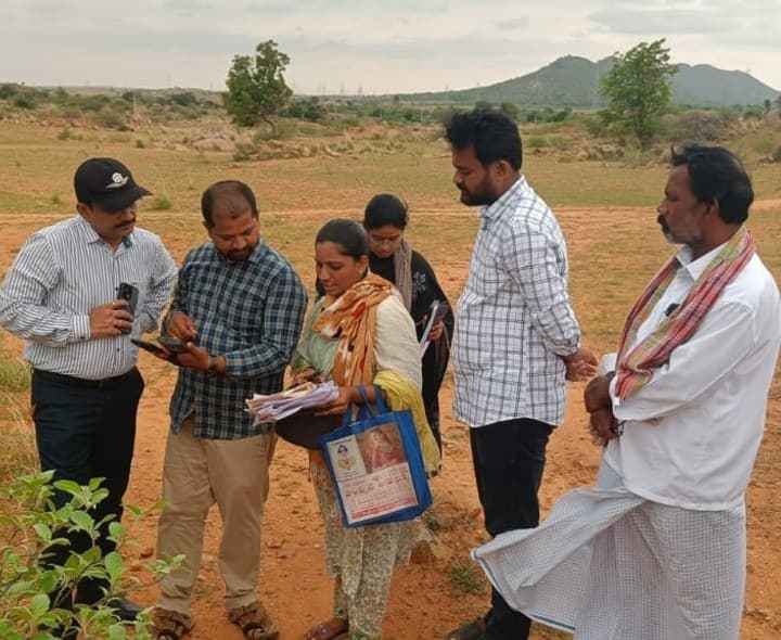 నసనకోట లో రీసర్వే పనుల పరిశీలించిన ఆర్డీఓ - Udayam
