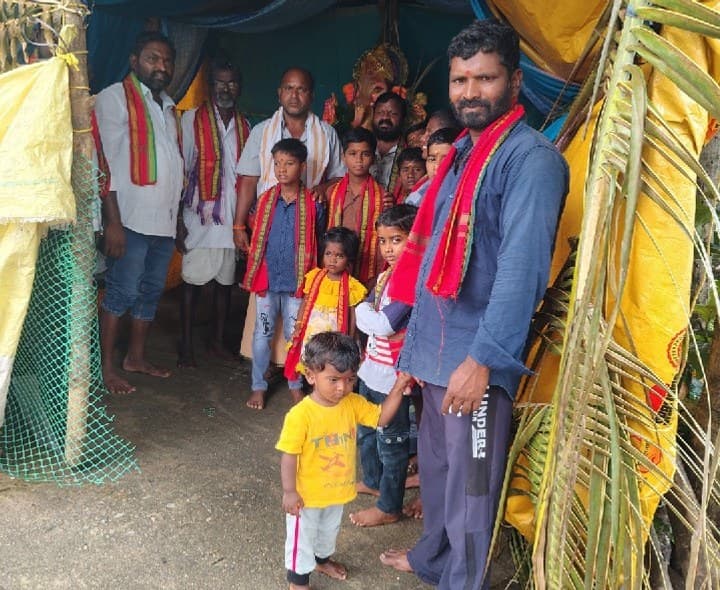 పాకాల గ్రామంలో వినాయకునికి ప్రత్యేక పూజలు - Udayam