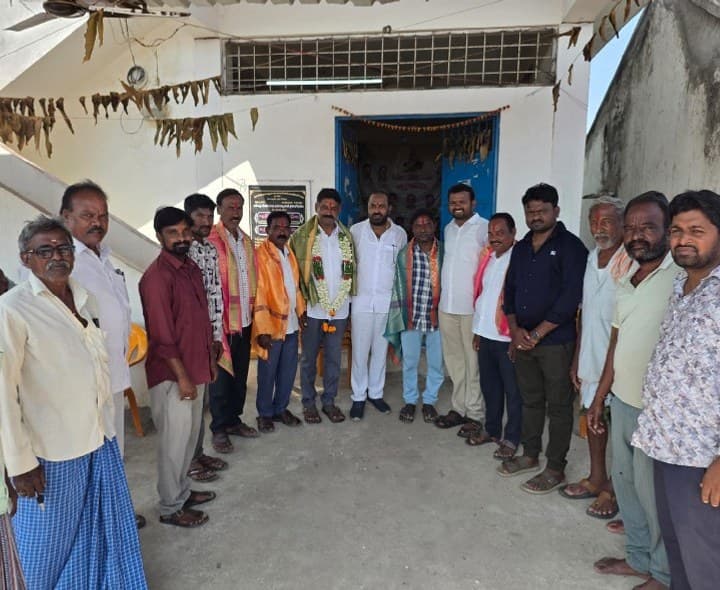 నేరెళ్ల మహీంద్రా సంఘం నూతన కార్యవర్గానికి సన్మానం - Udayam