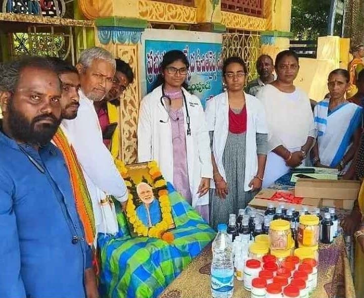వేపాడలో ఘనంగా ప్రధాని జన్మదిన వేడుకలు - Udayam