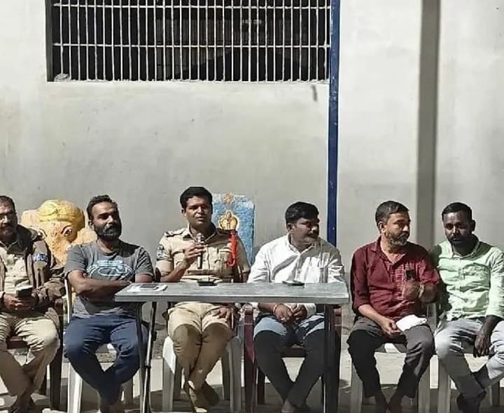 అల్లర్లు వద్దు భక్తిశ్రద్ధలే ముద్దు - Udayam