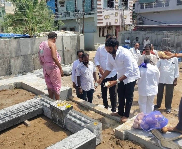 ఆకివీడులో శరవేగంగా రామాలయ పునర్నిర్మాణం - Udayam