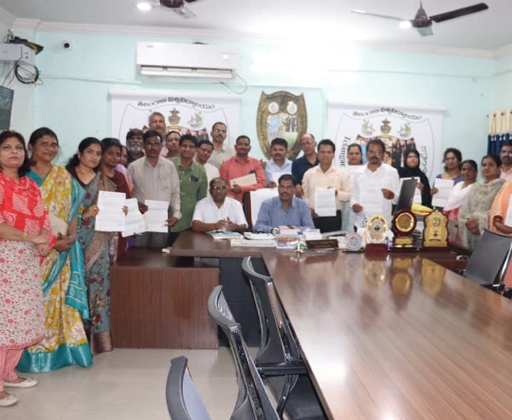తెలంగాణ యూనివర్సిటీలో 29 మంది అధ్యాపకులకు పదోన్నతులు - Udayam
