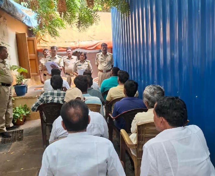 మద్యం దుకాణదారులు లైసన్స్ రెన్యూవల్ చేసుకోండి - Udayam