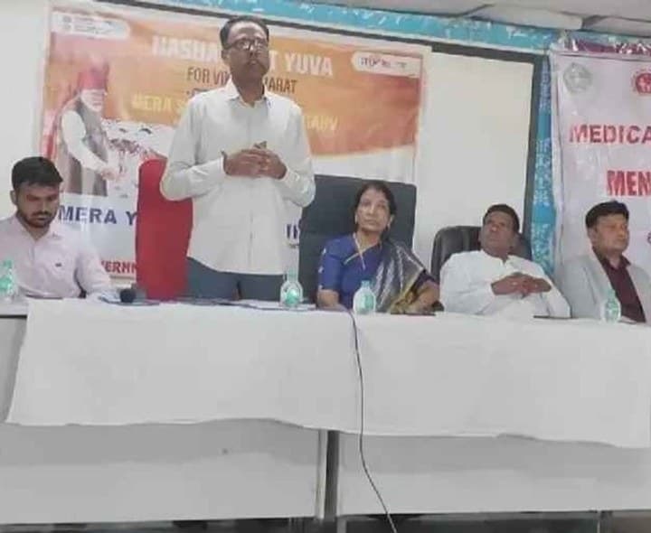 నిజామాబాద్ తల్లిదండ్రులు పిల్లలను గమనించాలి అదనపు కలెక్టర్ - Udayam