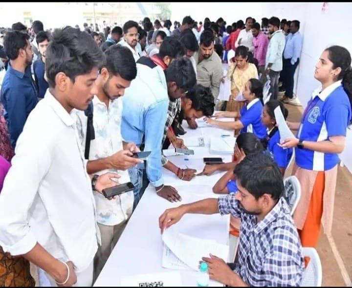 ఆత్మకూరులో ఈ నెల 24న ఉద్యోగ మేళా - Udayam