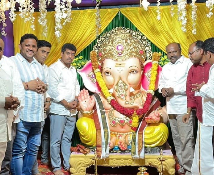 గణపతిని దర్శించుకున్న పెందుర్తి నియోజకవర్గం శాసనసభ సభ్యులు శ్రీ పంచకర్ల - Udayam