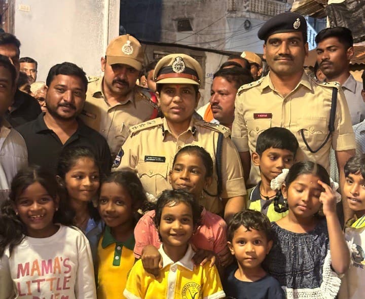 నిర్మల్ గణేష్ మండపాలను సందర్శించిన జిల్లా ఎస్పీ వినాయకునికి పూజలు - Udayam