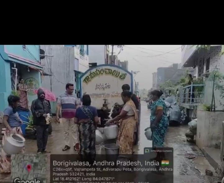 వజ్రమ్మపేటలో వాటర్ ట్యాంకర్లతో తాగునీరు సరఫరా - Udayam
