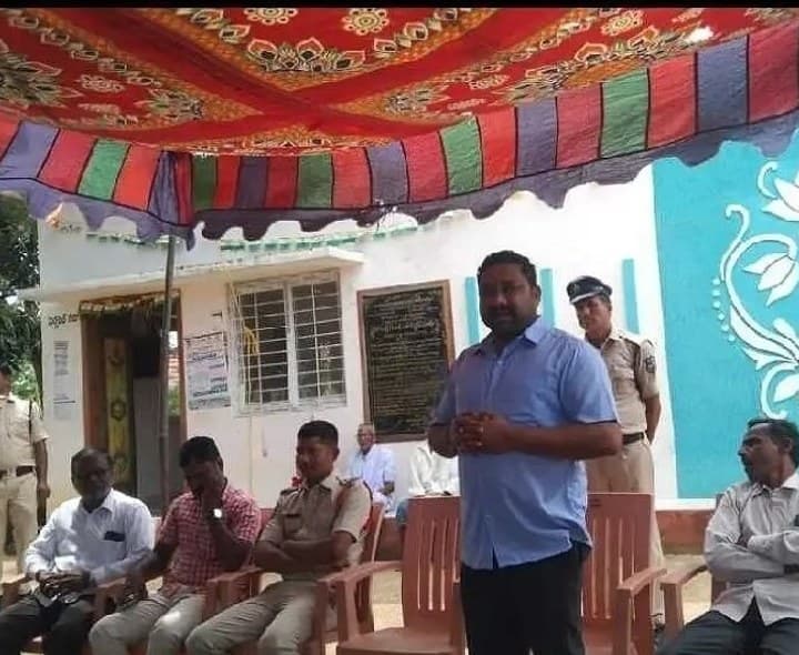 డీజేలకు అనుమతి లేదు: ఎస్ఐ - Udayam