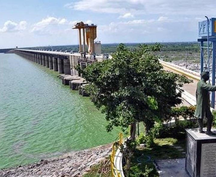 ఎస్సారెస్పీలో 2,604 క్యూసెక్కుల ఇన్ఫ్లో - Udayam