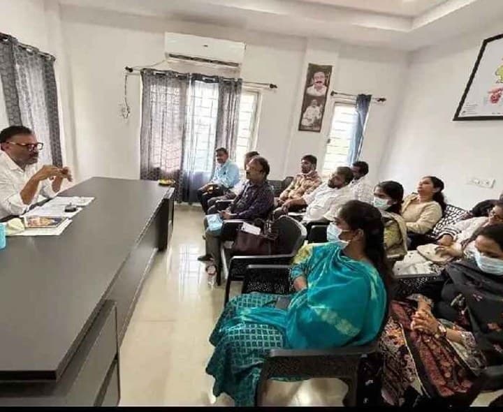 ప్రజారోగ్యమే తొలి ప్రాధాన్యం ఎమ్మెల్యే - Udayam
