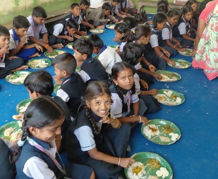 సన్షైన్ స్కూల్లో గణనాథుడికి ప్రత్యేక పూజలు - Udayam