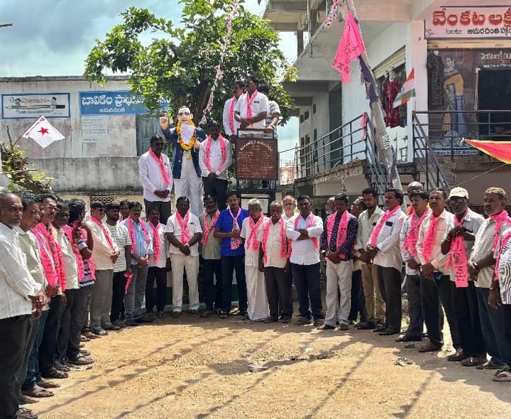 హామీల అమలుకు డిమాండ్