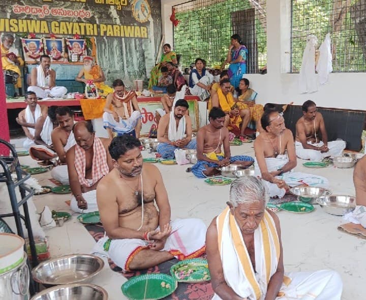 జగిత్యాలలో పితృపక్షాల సందర్బంగా సామూహిక పిండ ప్రదానాలు - Udayam