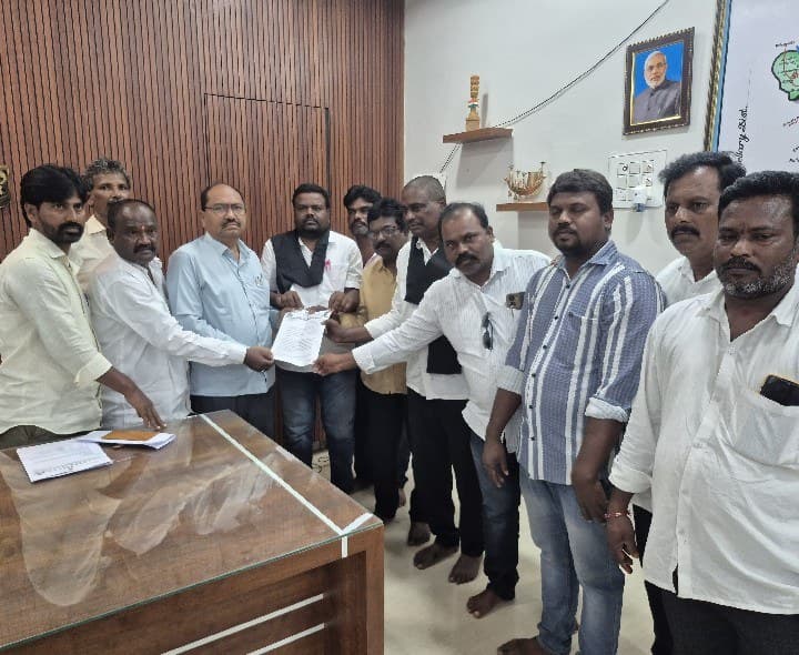 చీకటి గోపి లాకప్ డెత్పై న్యాయ విచారణ చేపట్టాలి - Udayam