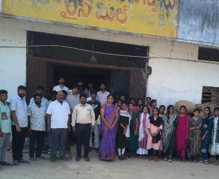 ఆధ్యాత్మికతకు కేంద్రాలు దేవాలయాలు - Udayam