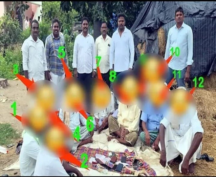 ఫొటోలో 12 మంది, కేసు 10 మందిపైనే - Udayam